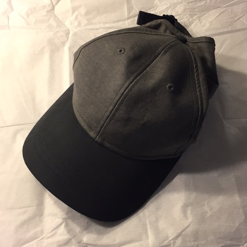 Two-tone Gray Lululemon baseball hat Adjustable